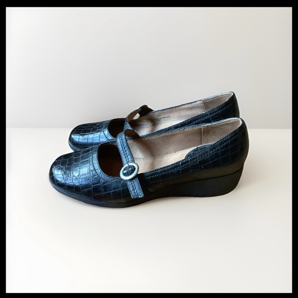 Life Stride Size 8M Black Croc-Patterned Mary Jane Wedges - Picture 1 of 11